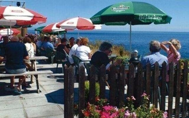 Crab and Lobster Inn