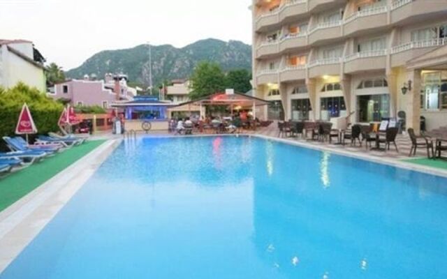 Selen Hotel Icmeler