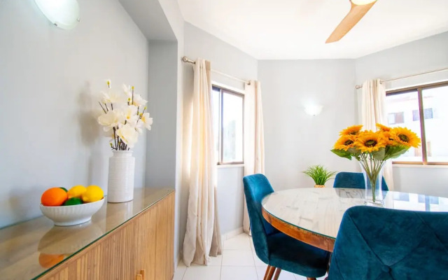 99B Hibiscus Monte Dourado