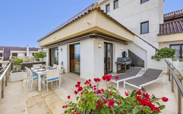 2218-Duplex first line beach with sea view
