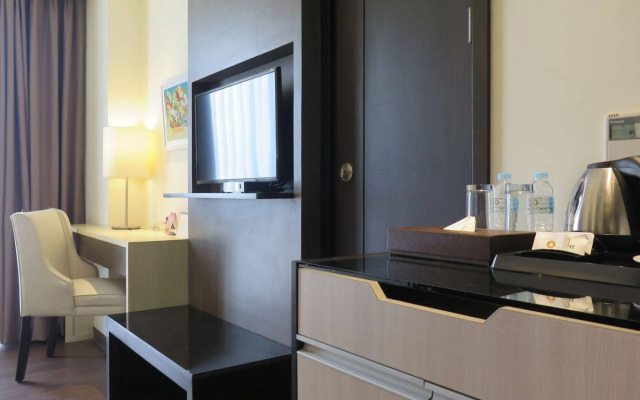 Home Crest Hotel