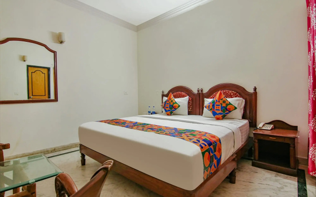 Fabhotel Singh Suite
