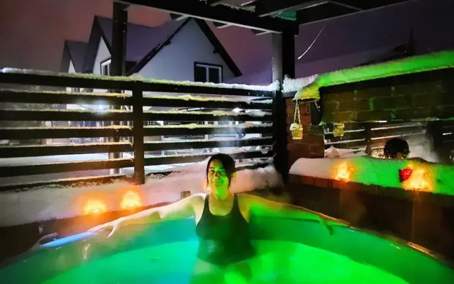 Holiday Homes With Swimming Pool and Jacuzzi Rewal