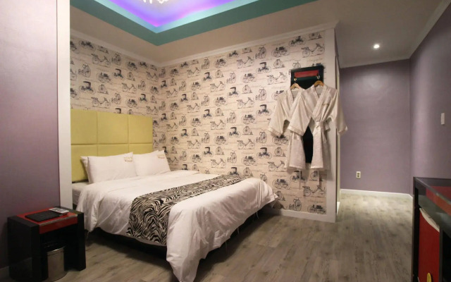 Chocolate Hotel