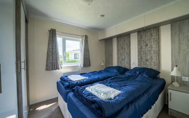 Well-maintained Chalet Near Biesbosch