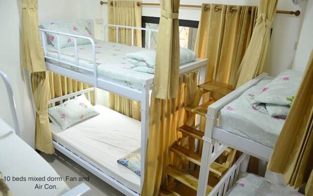 Chiangmai Gate Capsule Hostel