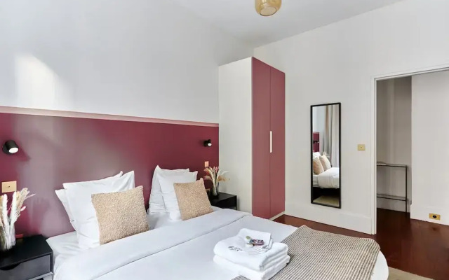 Sublime 3 Bedroom Flat Palais Royal Bourse