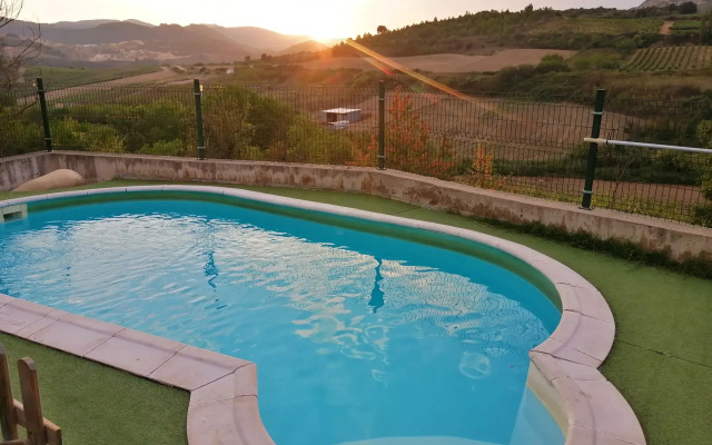 Inviting mansion in Salinillas de Buradón with pool