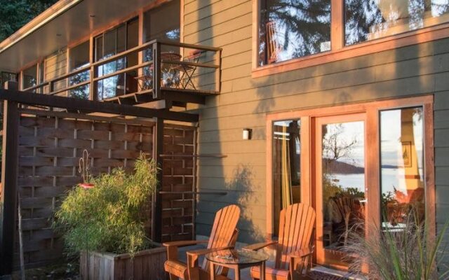 Skipping Stone Beach B&B