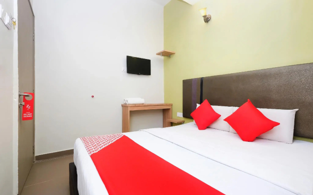 Oyo 89442 24 Seven Hotel