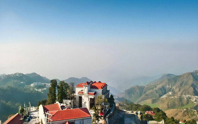 Royal Orchid Fort Resort