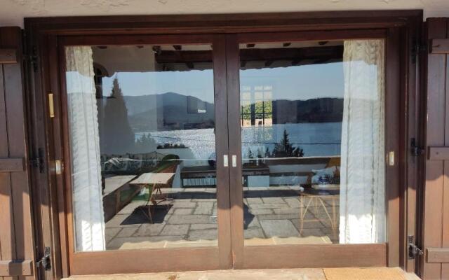 Lito's dream villa by the sea!