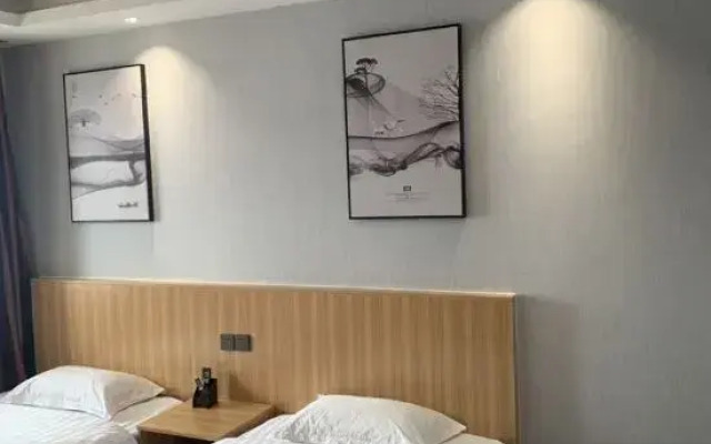 Xinyang Lakeside Boutique Hotel
