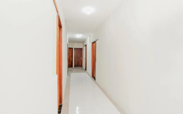 OYO 168 K-15 Residence