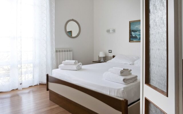 Mi-pfir4a4 - Piazza Firenze 4