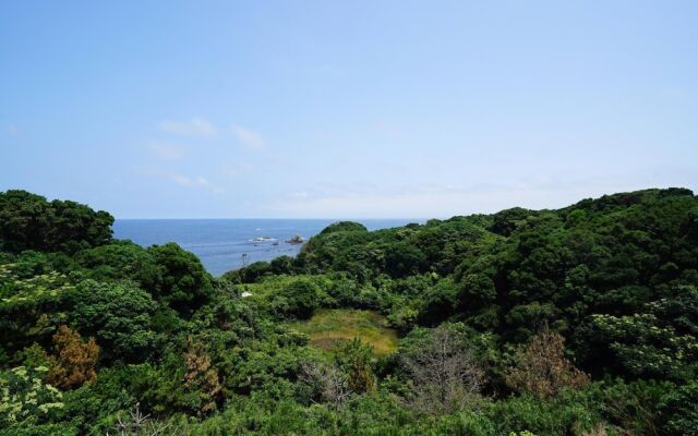 Tobi Hostel and Apartments