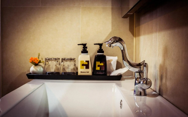 De Hug Hotel & Residence