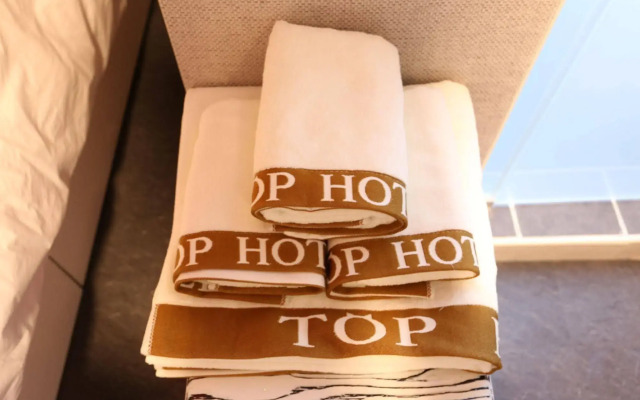 Top Hotel Myeongdong