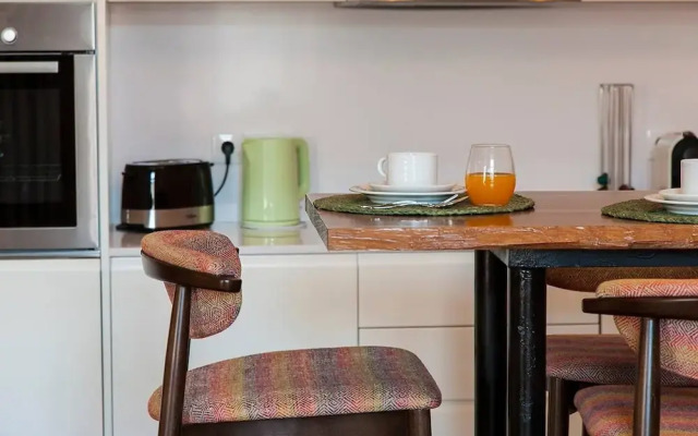 JOIVY Sublime 2BR Apt on Restauradores Sq., nearby Rossio Station