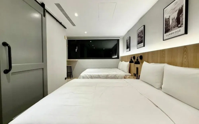 N2 Hotel