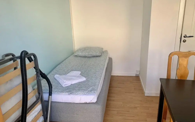 Cozy Small Apartment Just Outside Stockholm