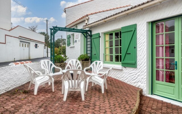 House With 4 Bedrooms In La Tranche Sur Mer, With Wonderful City View, Enclosed Garden And Wifi 500 M From The Beach