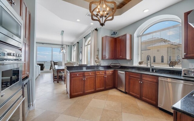 Indigo East 2104 Penthouse