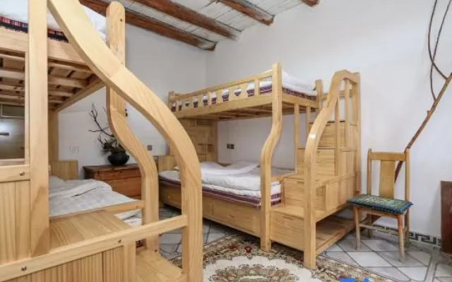 Shangri-La Wangshan Xiaoyuan Inn (Dukezong Ancient City Shop)