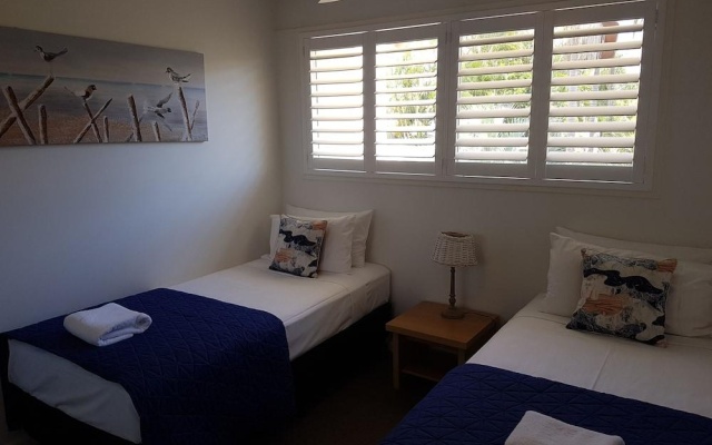 Noosa Gardens Riverside Resort – Guest Rooms – Noosaville