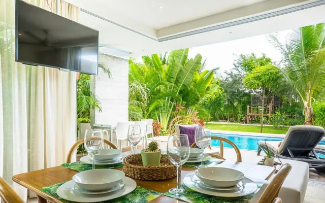 Private Canal Villa 10min to Beach