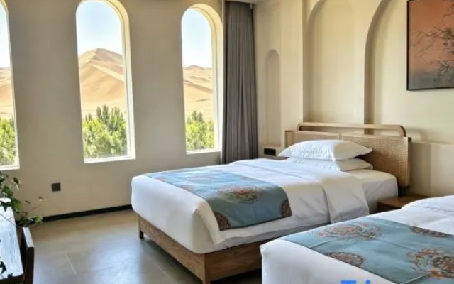 Moyu · Qisha · SaharaMoon Exotic Luxury Homestay (Mingsha Mountain And Crescent Spring) — 3-star hotel in Jiuquan