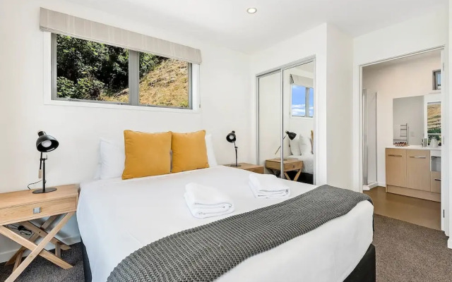 Remarkable Views on Goldrush Way