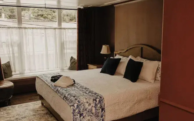The Brooks Hotel