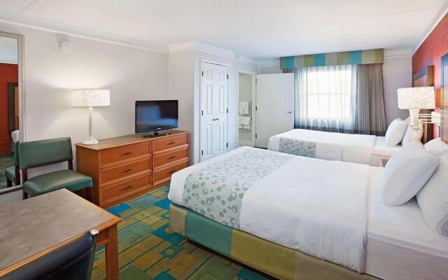 Norwood Inn & Suites Merrillville