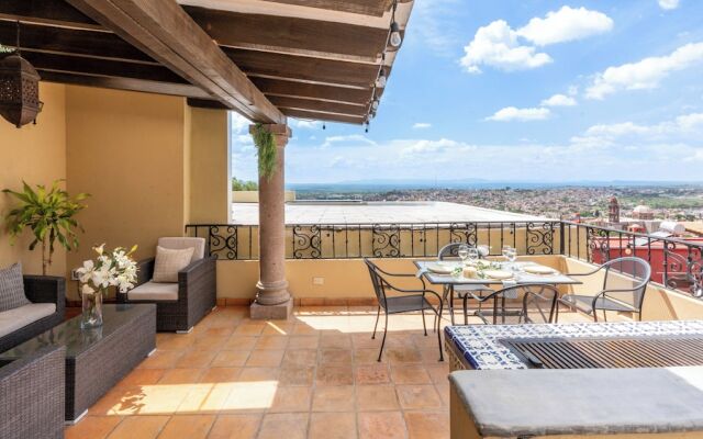 Centro 2BR Home with Rooftop Terrace