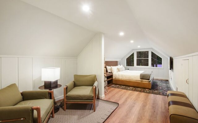 Modern Tahoe Treasure