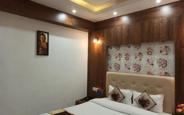 Hotel TLB Palace