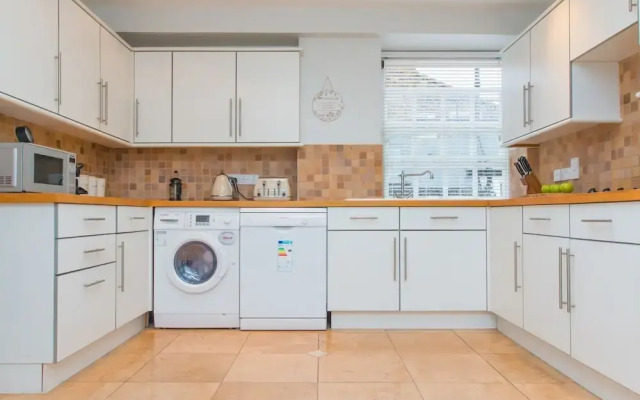Audley Street Apartment