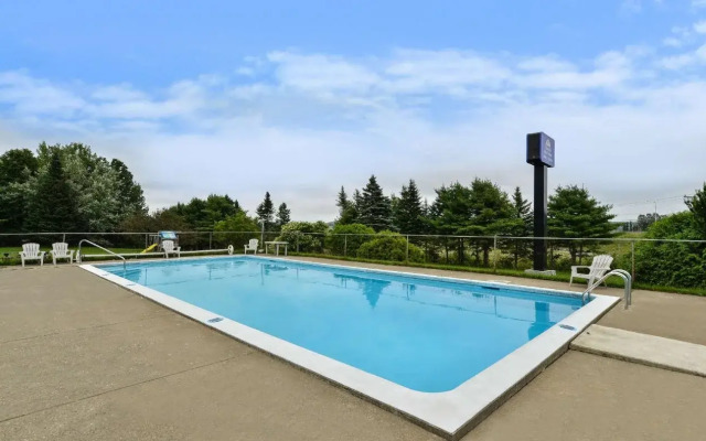 Canada's Best Value Inn & Suites