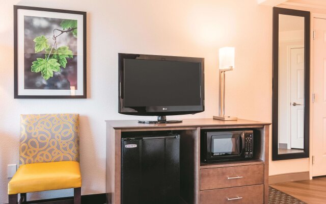 La Quinta Inn & Suites by Wyndham Shreveport Airport
