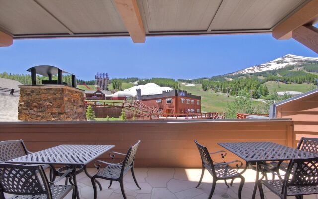 One Ski Hill Place S8211