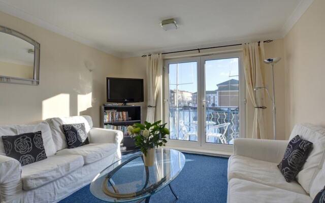 Cozy Apartment in Brighton Near Sea