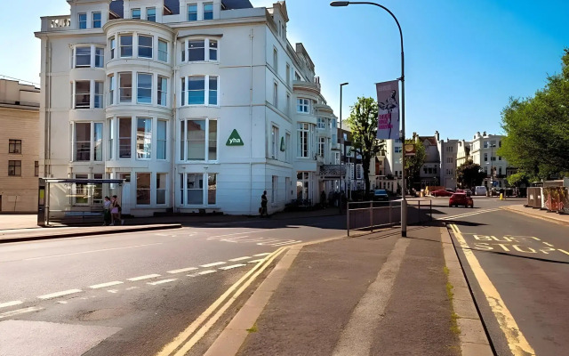a&o Brighton Palace Pier