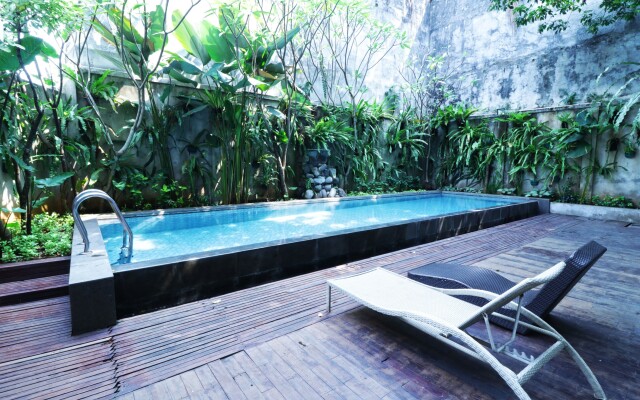 Pejaten Valley Residence