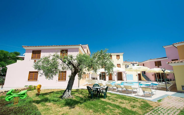 Cala Viola Residence con piscina