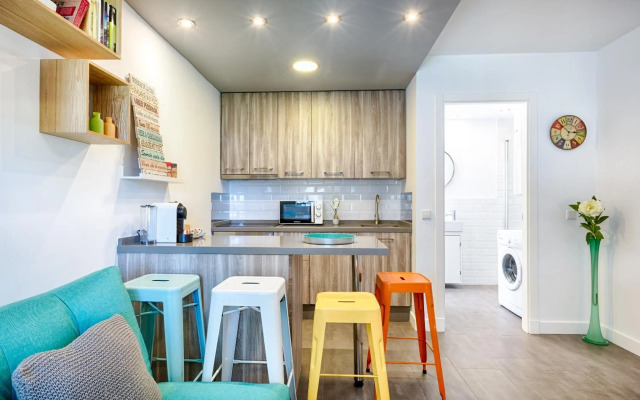 Beachside cosy apartment with pool