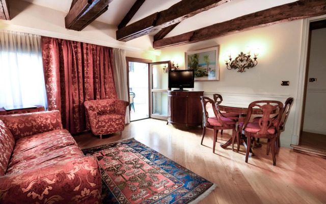 Torre dell'Orologio Suites