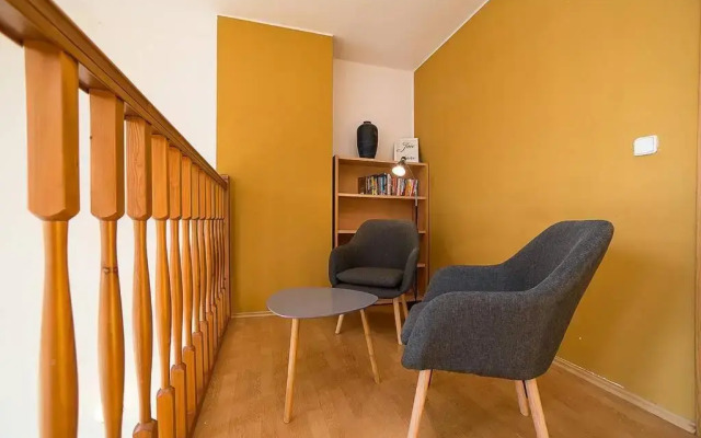 Great Terrace in Big, Central Flat