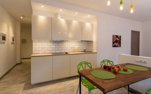 CoHome Apartment Kremenchugskaya near Nevsky Prospect