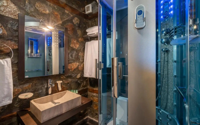 Rouga Mountain Boutique Suites & Spa